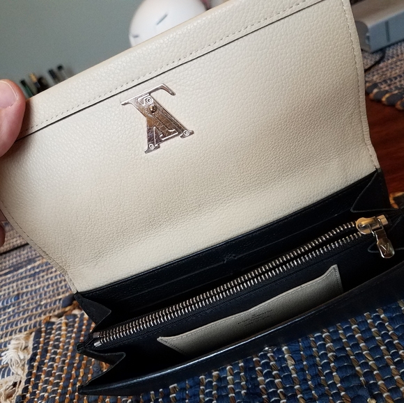 SOLD@! Louis Vuitton Portefeiulle Lock Me 2 Wallet - Picture 9 of 12